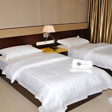 Hotel Srivatsa Kākināda Dış mekan fotoğraf