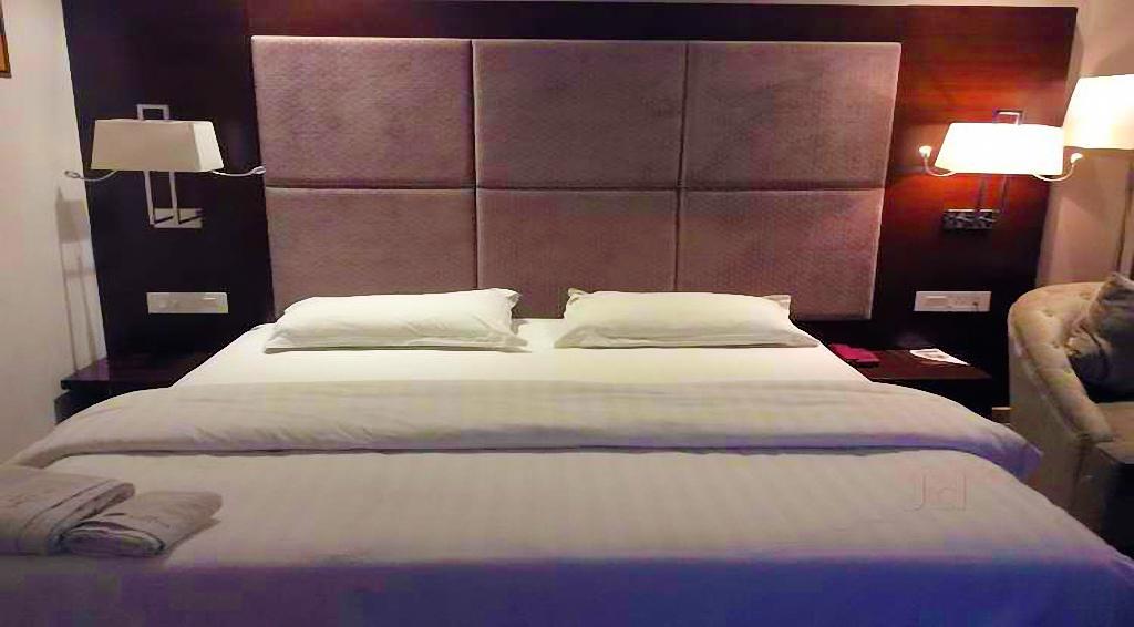 Hotel Srivatsa Kākināda Dış mekan fotoğraf